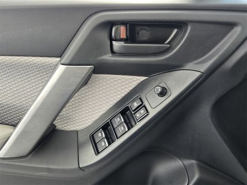 Used 2018 Subaru Forester 2.5i w/ Alloy Wheel Package image 26