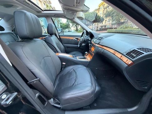 Used 2009 Mercedes-Benz E 550 Sedan image 62