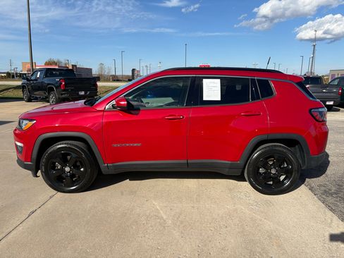 Used 2018 Jeep Compass Latitude image 8
