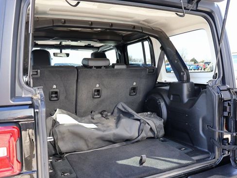 Used 2023 Jeep Wrangler Unlimited Sahara w/ Cold Weather Group image 15