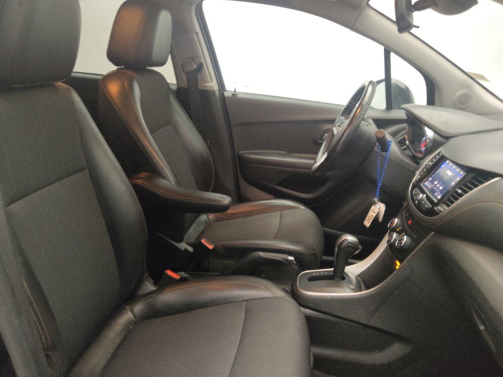 Used 2021 Chevrolet Trax LT w/ Driver Confidence Package FWD image 21