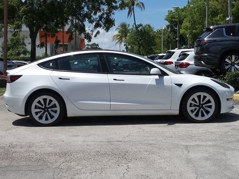 Used 2023 Tesla Model 3 Standard Range RWD image 17