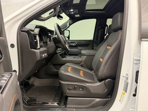 Used 2025 GMC Sierra 2500 AT4 w/ AT4 Premium Plus Package AWD/4WD image 5