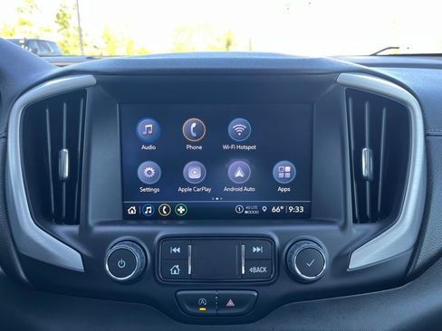 Used 2023 GMC Terrain SLT FWD image 15