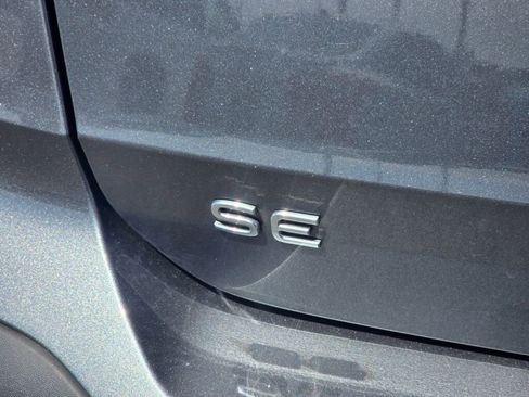 Used 2023 Volkswagen Taos SE AWD/4WD image 14