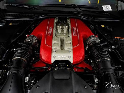 Used 2022 Ferrari 812 GTS RWD image 8