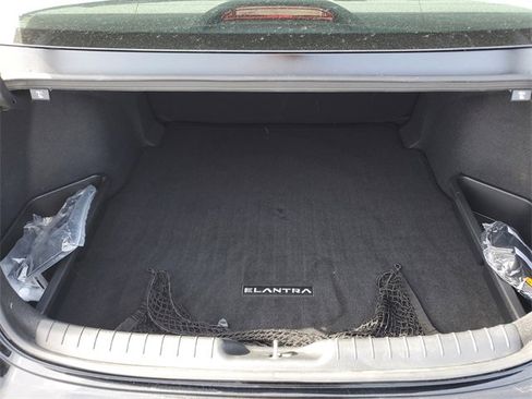 Used 2024 Hyundai Elantra SE image 11