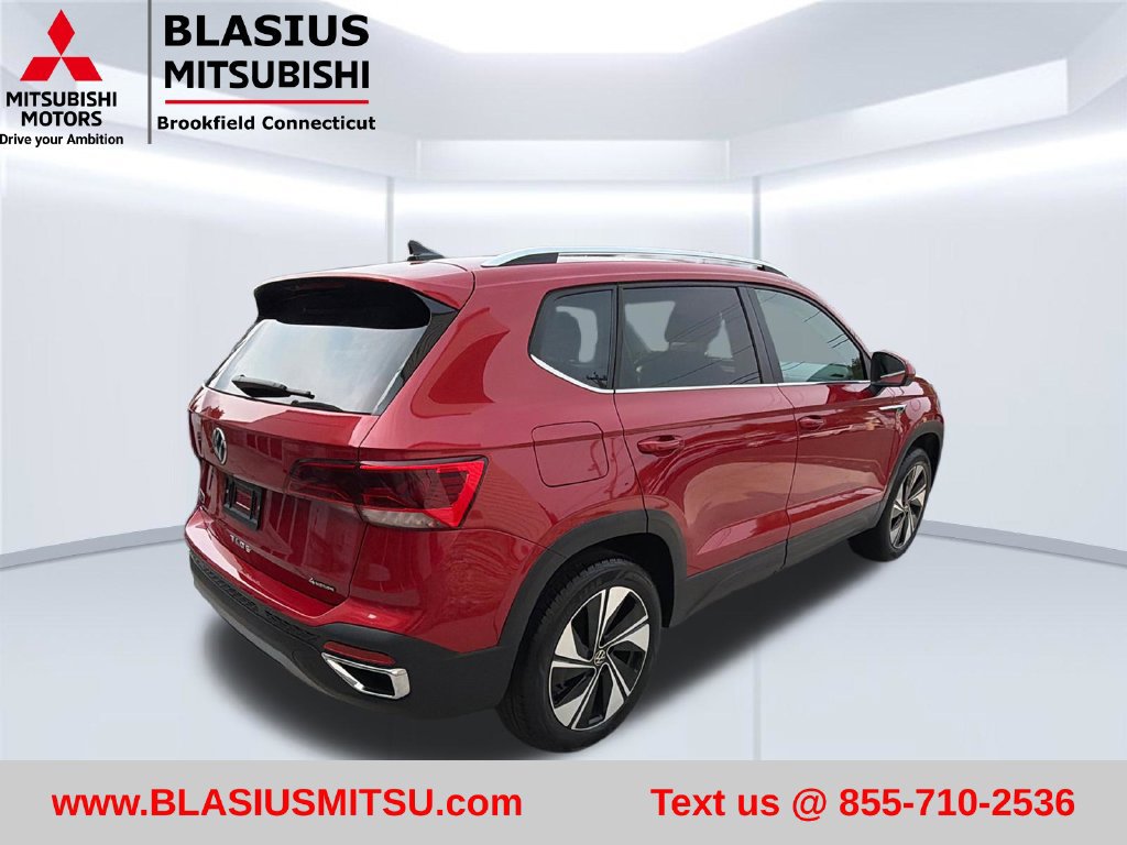 Used 2024 Volkswagen Taos SE w/ Panoramic Sunroof Package AWD/4WD image 8