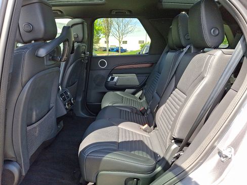 Certified 2024 Land Rover Discovery Dynamic SE image 5