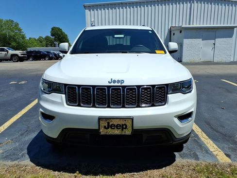 Used 2019 Jeep Grand Cherokee Laredo w/ Laredo X Package AWD/4WD image 10