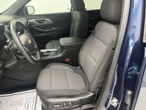 Used 2023 Chevrolet Traverse LT FWD image 12