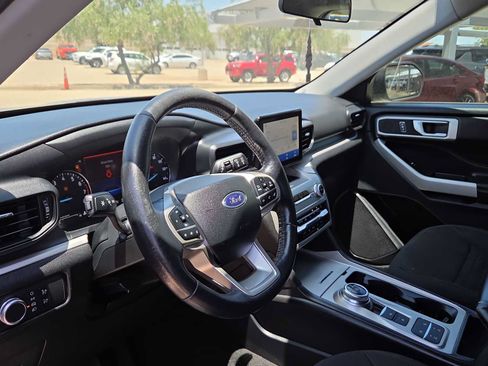 Used 2021 Ford Explorer XLT RWD image 10