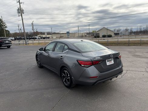 Used 2025 Nissan Sentra SV w/ Trunk Package image 7