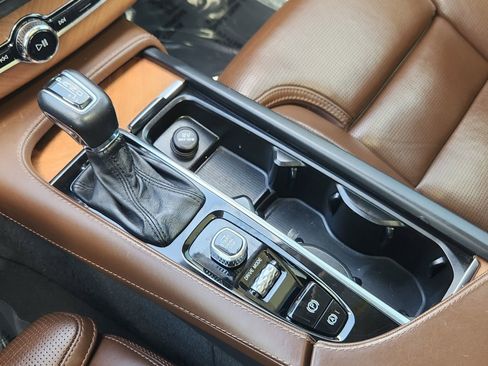 Used 2018 Volvo XC90 T6 Inscription w/ Convenience Package image 19