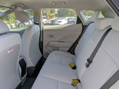 New 2026 Hyundai Kona SE image 13