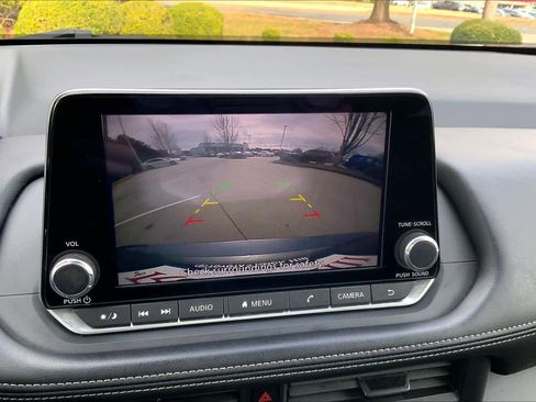 Used 2024 Nissan Rogue S image 26