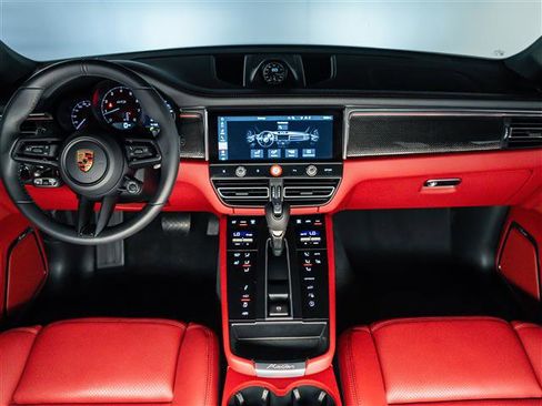 Certified 2026 Porsche Macan GTS image 20