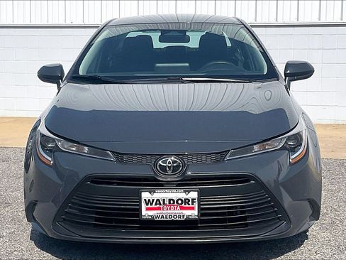 Used 2025 Toyota Corolla LE FWD image 3