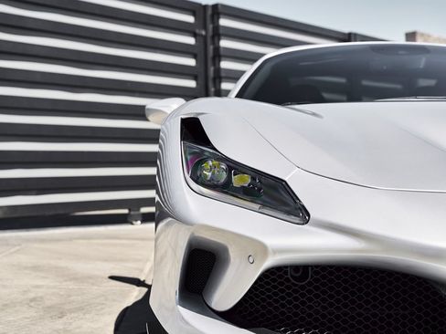 Used 2022 Ferrari F8 Tributo RWD image 10