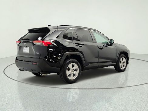 Used 2020 Toyota RAV4 XLE w/ Carpet Mat Package FWD image 5