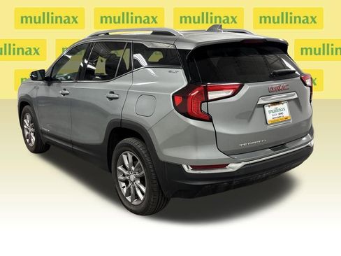 Used 2023 GMC Terrain SLT image 11