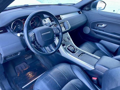Used 2017 Land Rover Range Rover Evoque SE image 13