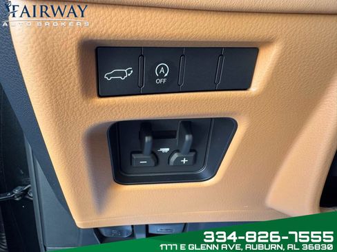 Used 2025 Lexus LX 600 4WD w/ Accessory Package (2T) image 18