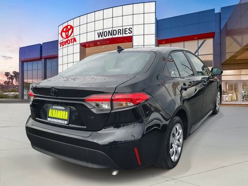 Used 2025 Toyota Corolla LE image 4