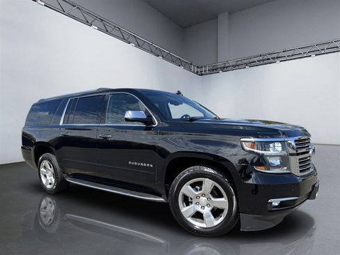Used 2018 Chevrolet Suburban Premier AWD/4WD image 33