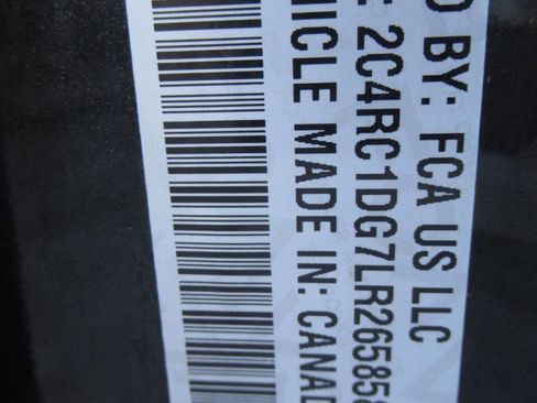 Used 2020 Chrysler Voyager Lxi image 20