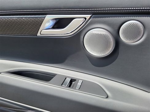 New 2026 Genesis GV80 3.5T e-SC image 12