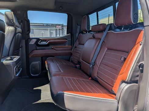 Used 2023 GMC Sierra 1500 Denali Ultimate AWD/4WD image 7