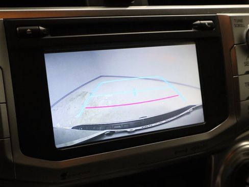 Used 2018 Toyota 4Runner SR5 Premium image 2