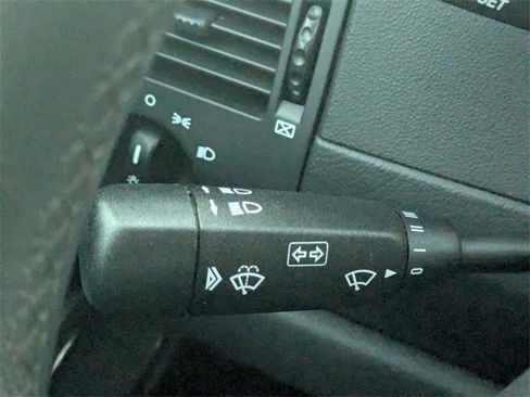 Used 2005 Chrysler Crossfire Convertible w/ Special Edition Group image 21