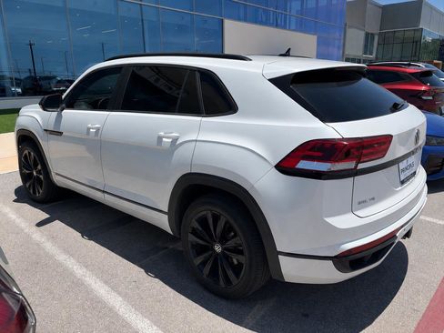 Used 2023 Volkswagen Atlas Cross Sport SEL R-Line AWD/4WD image 4