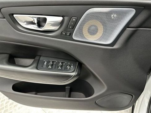 Used 2018 Volvo XC60 T8 R-Design w/ Convenience Package image 13