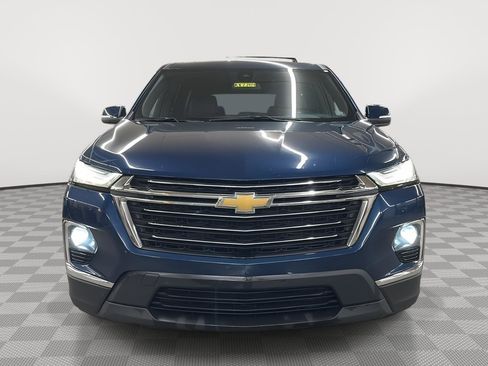 Used 2022 Chevrolet Traverse LT image 2