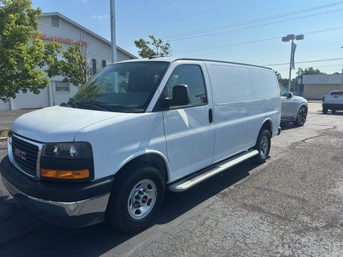 Used 2023 GMC Savana 2500 w/ Driver Convenience Package image 3