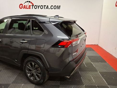Used 2022 Toyota RAV4 Limited image 7
