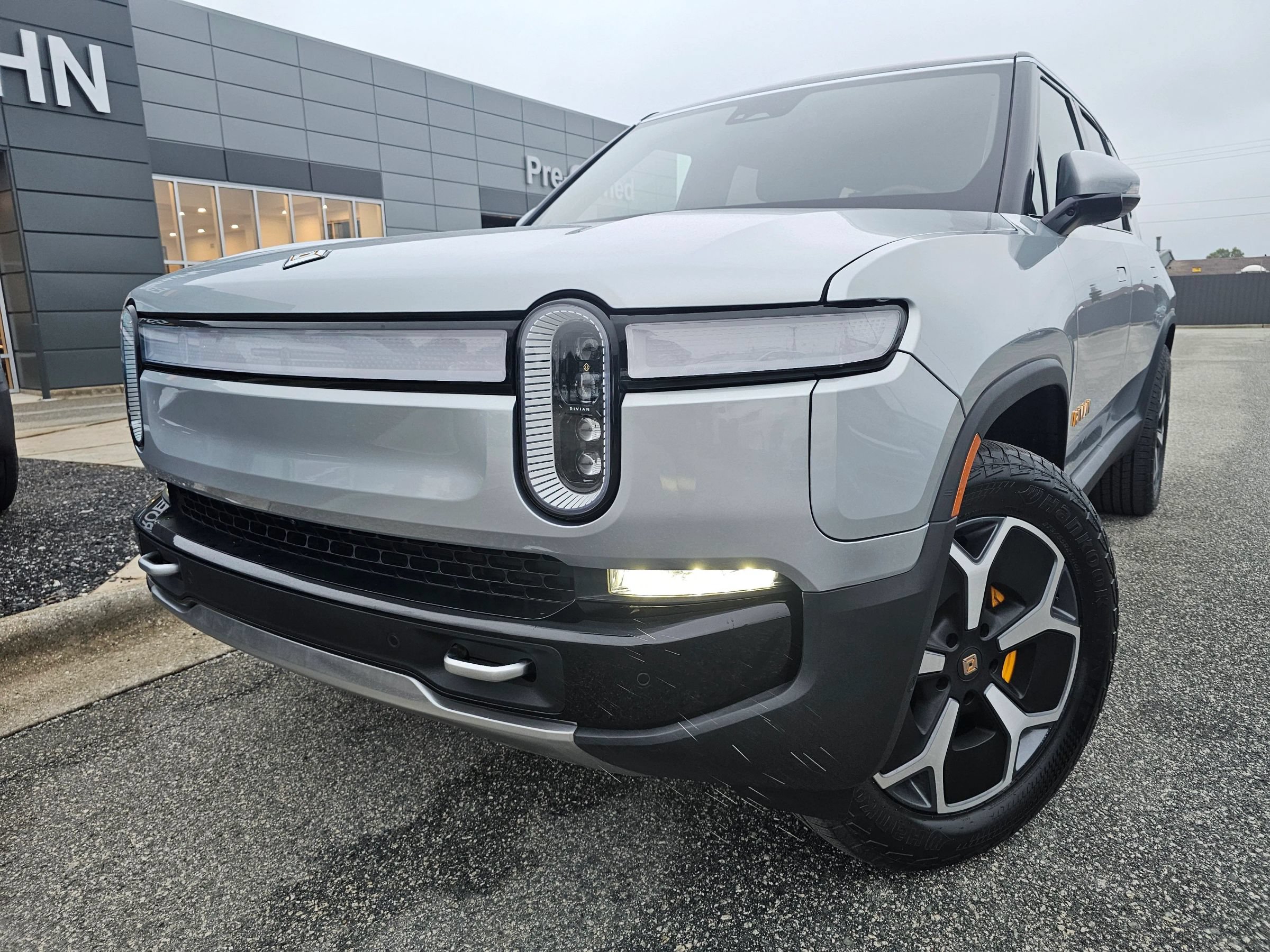 Used 2024 Rivian R1S Adventure Quad AWD/4WD image 1