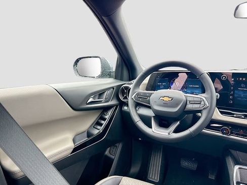New 2026 Chevrolet Equinox LT w/ Convenience Package II image 24