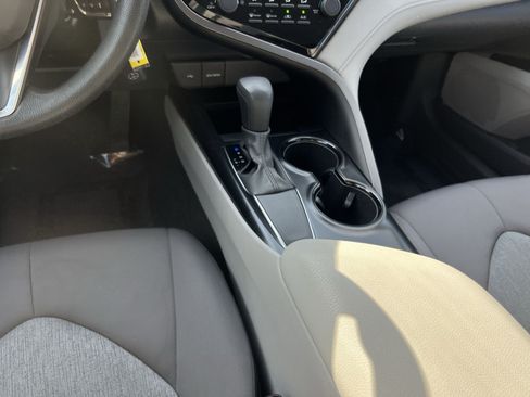 Used 2020 Toyota Camry LE FWD image 22