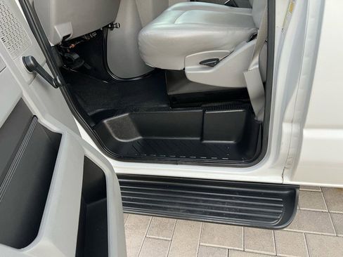Used 2014 Ford E-350 and Econoline 350 XL image 12