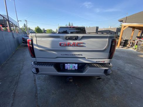 Used 2024 GMC Sierra 2500 AT4 w/ AT4 Premium Plus Package AWD/4WD image 5