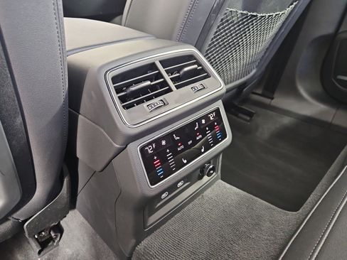 Certified 2025 Audi A6 Premium Plus w/ Premium Plus Package image 43