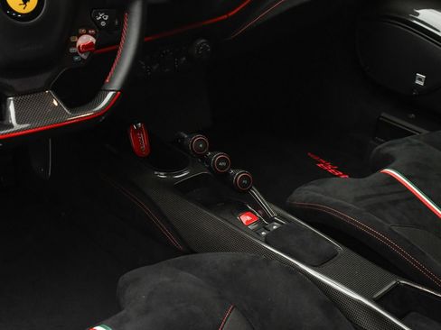 Used 2020 Ferrari 488 Pista Coupe RWD image 35