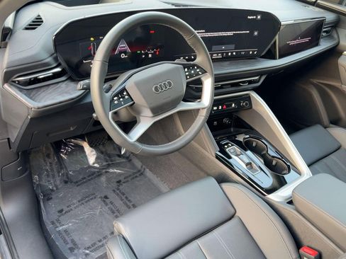 New 2025 Audi Q5 Prestige image 4
