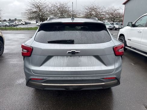 Used 2025 Chevrolet Trax ACTIV w/ Driver Confidence Package image 3