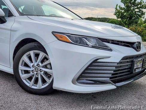 Used 2023 Toyota Camry LE FWD image 3