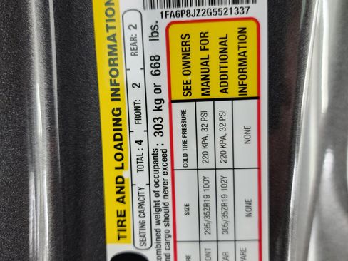 Used 2016 Ford Mustang Shelby GT350 w/ Technology Package RWD image 55